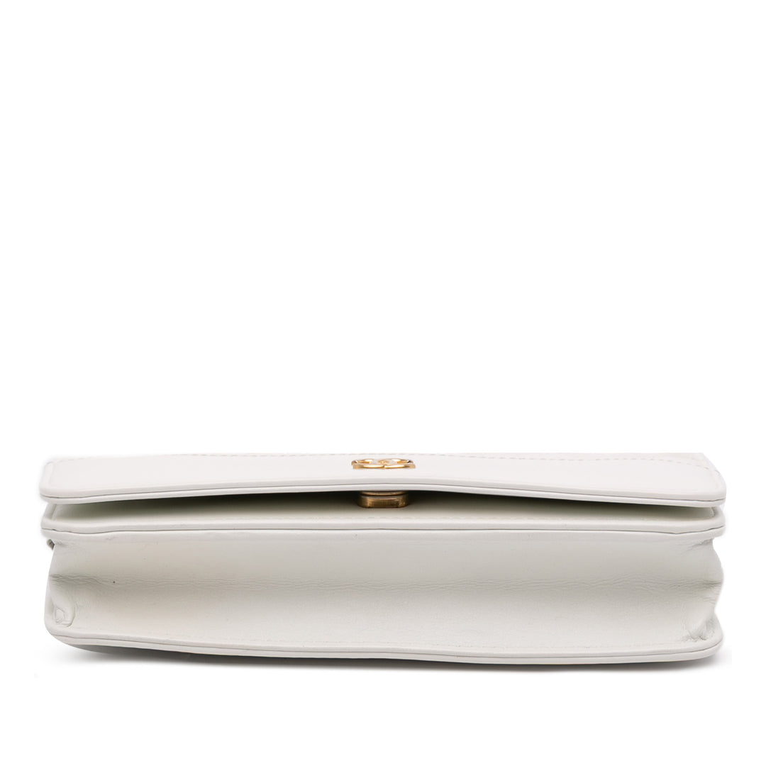 Chanel Quilted Aged Cuir de veau Gabrielle Wallet On Chain Blanc
