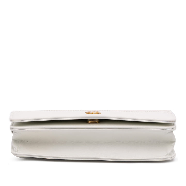 Chanel Quilted Aged Cuir de veau Gabrielle Wallet On Chain Blanc