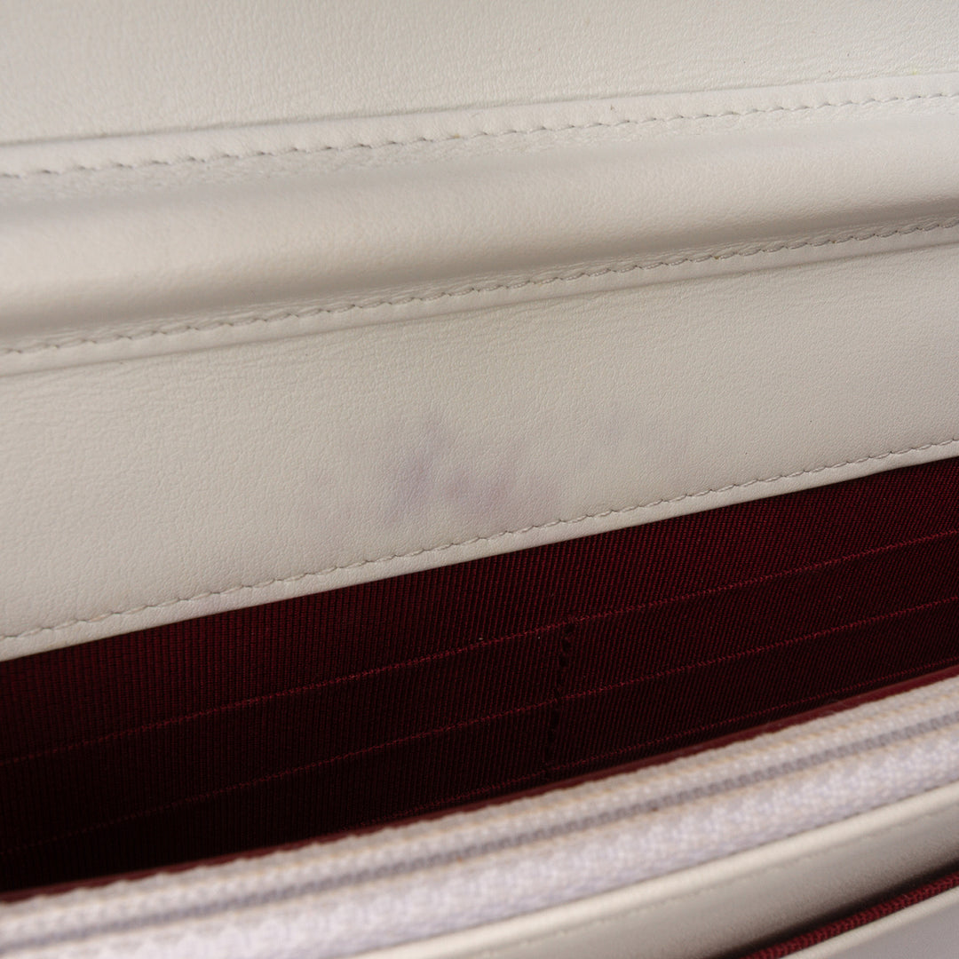 Chanel Quilted Aged Cuir de veau Gabrielle Wallet On Chain Blanc – GABY PARIS Authentique