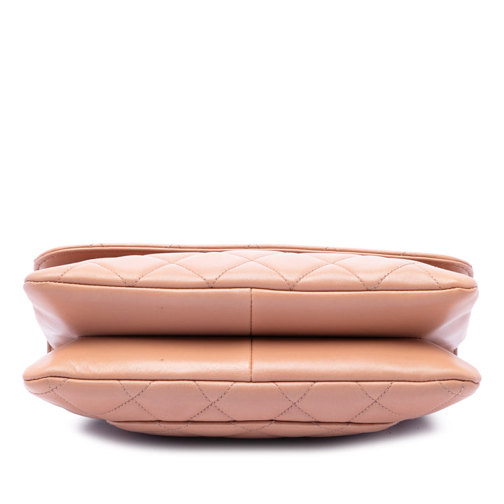 Chanel Matelassé Trendy CC à rabat Moyen Cuir d'agneau Marron – vue 3 – GABY PARIS