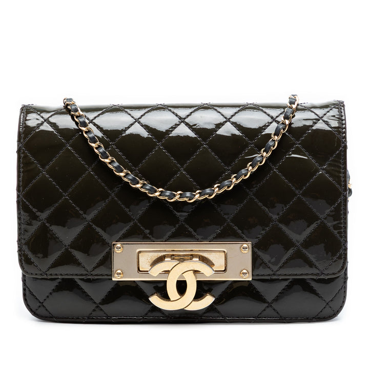 Chanel Matelassé Cuir verni Golden Class Wallet on Chain