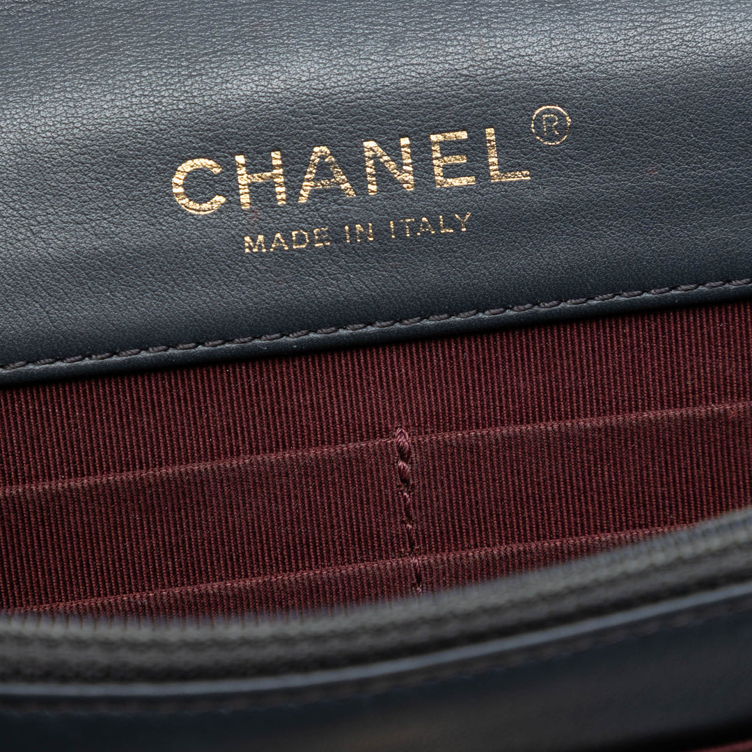 Chanel Matelassé Cuir verni Golden Class Wallet on Chain
