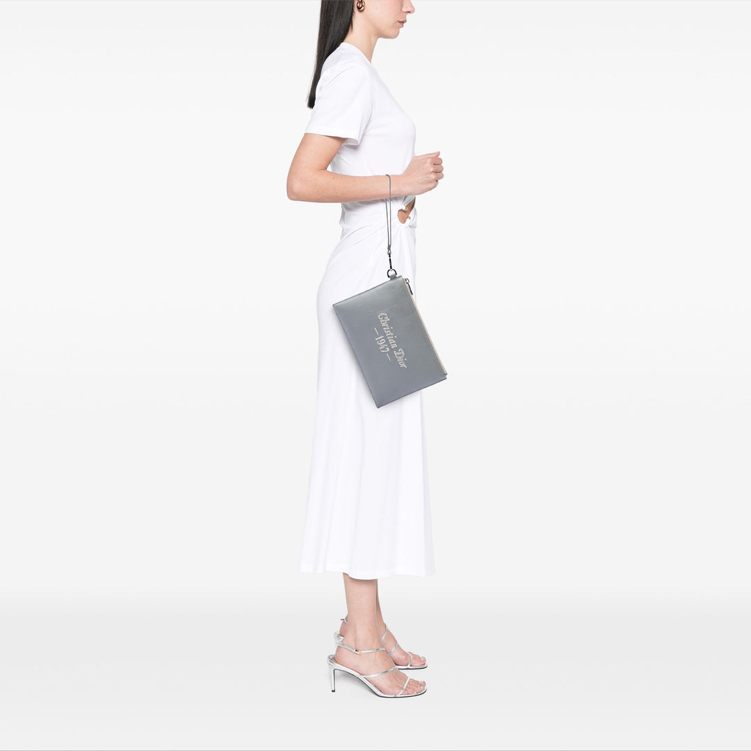 grainé 1947 Signature A5 Pochette Cuir de veau grainé Gris