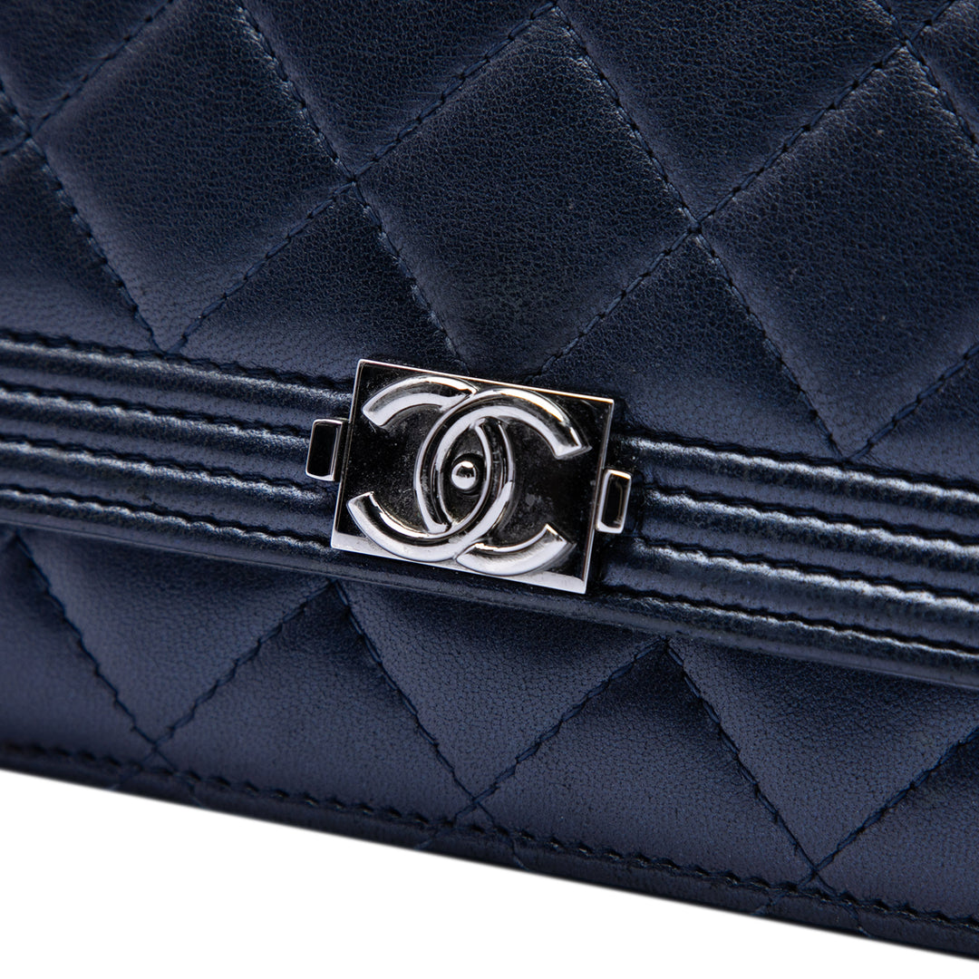 Chanel Matelassé Cuir d’agneau Boy Wallet on Chain