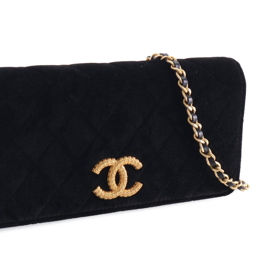 Chanel CC Matelassé Velours East West Pochette avec chaîne
