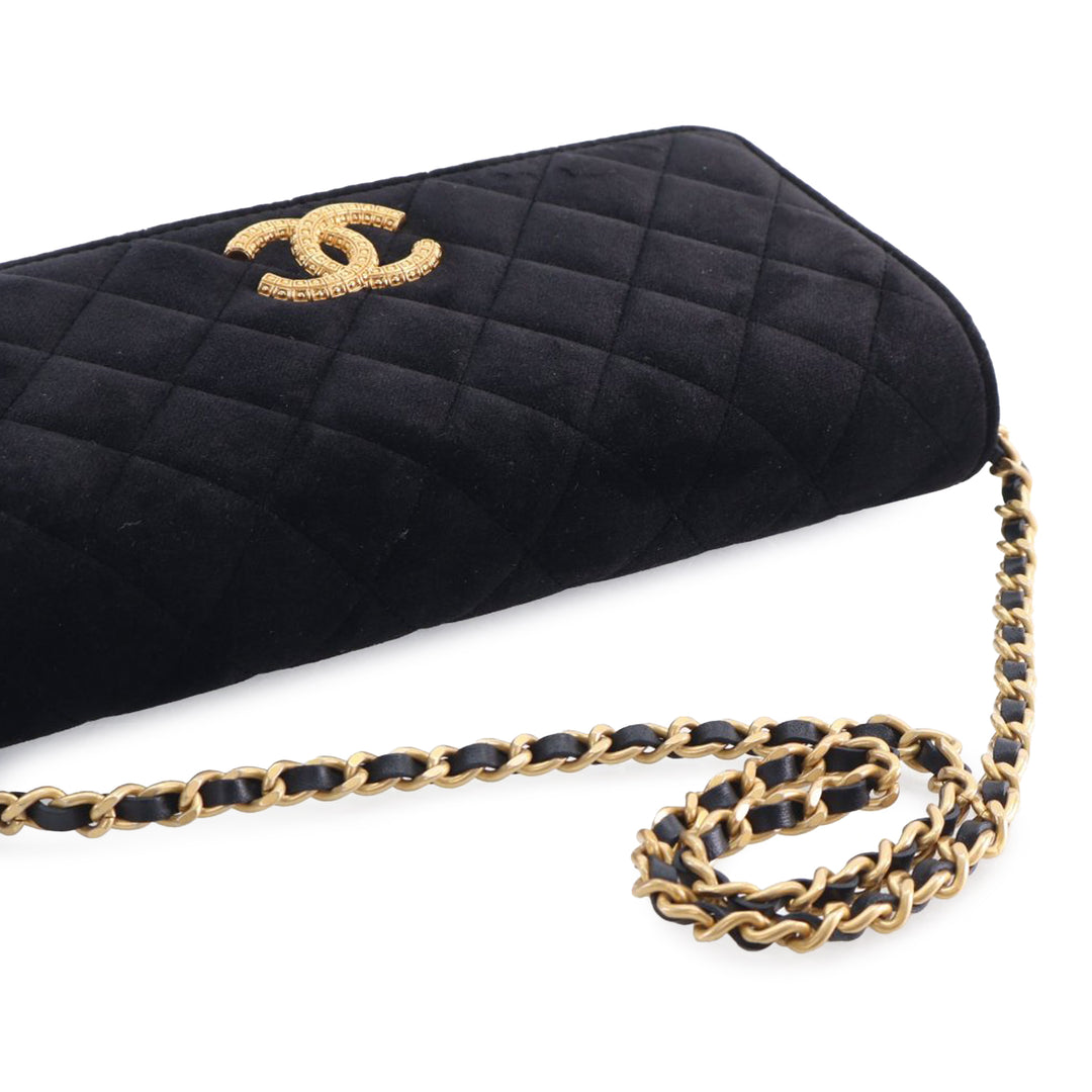 Chanel CC Matelassé Velours East West Pochette avec chaîne