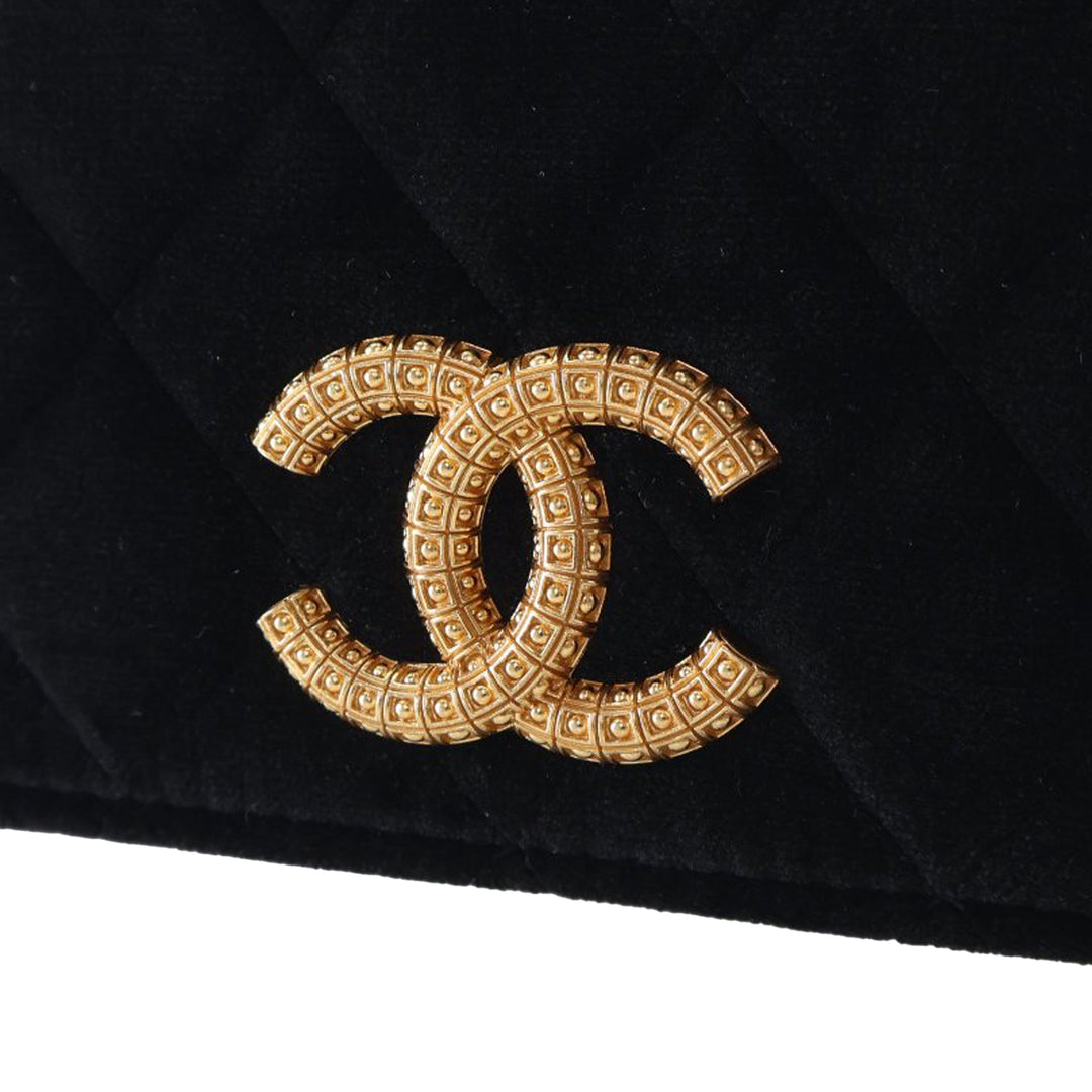Chanel CC Matelassé Velours East West Pochette avec chaîne