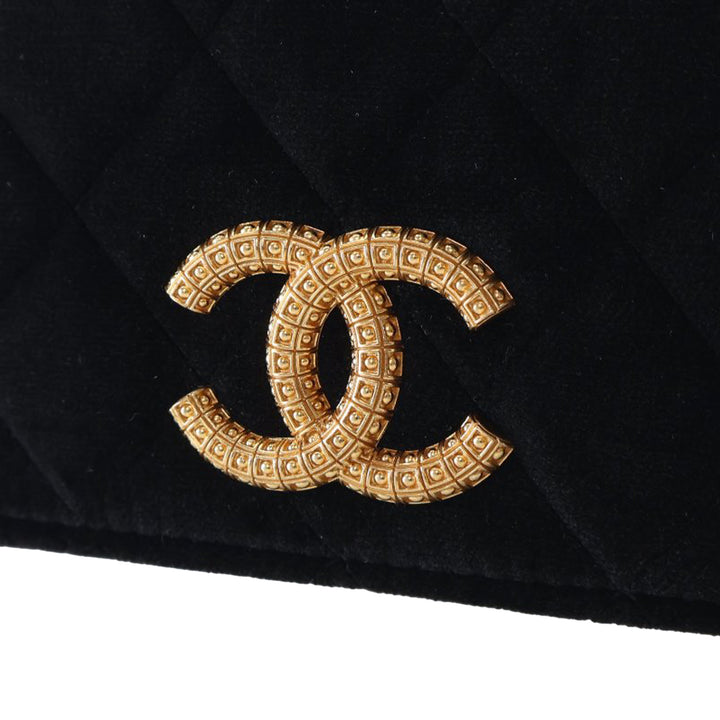 Chanel CC Matelassé Velours East West Pochette avec chaîne