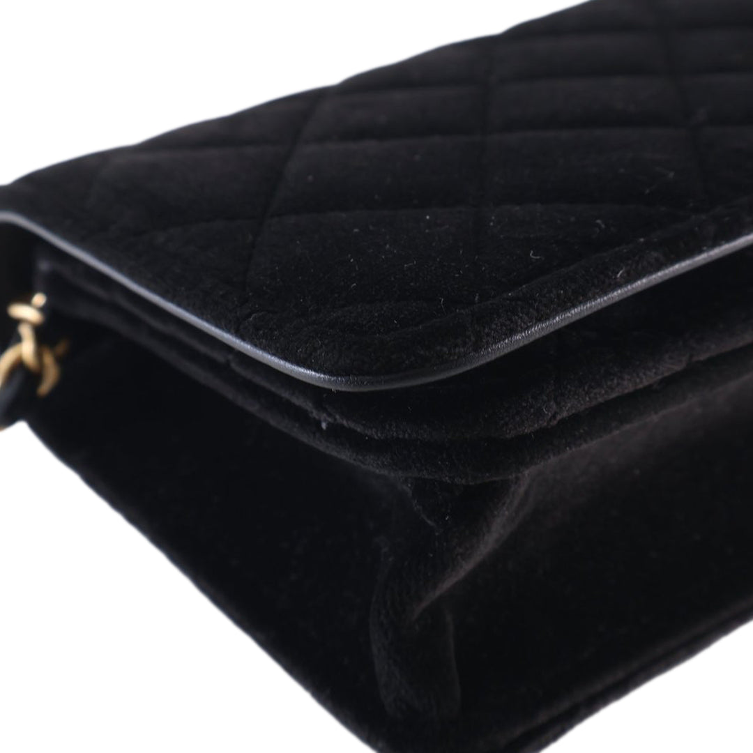 Chanel CC Matelassé Velours East West Pochette avec chaîne