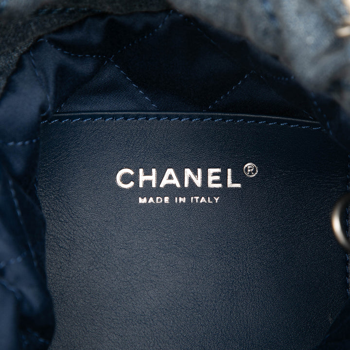 Chanel Mini Jean clouté 22 Sac à main