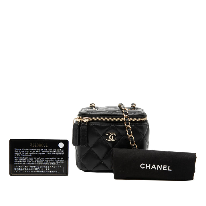 Chanel Mini Matelassé Cuir d’agneau Vanity avec chaîne