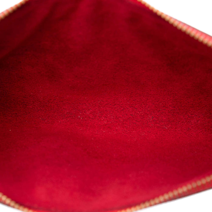 Louis Vuitton Pochette Accessoires Épi Rouge – vue 4 – GABY PARIS