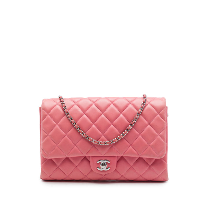 Chanel CC Matelassé Cuir d’agneau à rabat Pochette avec chaîne