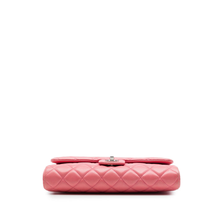 Chanel CC Matelassé Cuir d’agneau à rabat Pochette avec chaîne