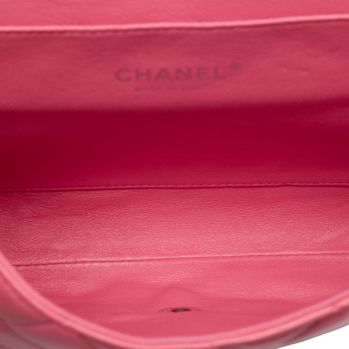 Chanel CC Matelassé Cuir d’agneau à rabat Pochette avec chaîne