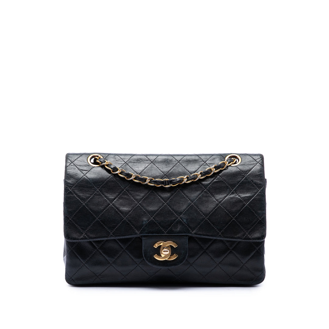 Chanel Classic Double rabat Moyen Cuir d'agneau Noir – vue principale – GABY PARIS