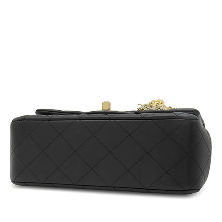 Chanel Classic Rectangulaire Lion Charm à rabat Mini Cuir d'agneau Noir – vue 3 – GABY PARIS