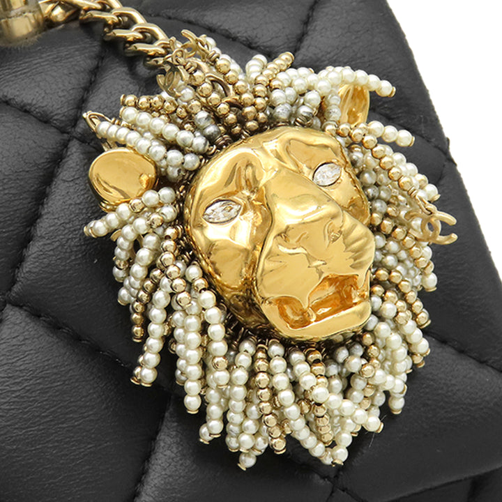 Chanel Classic Rectangulaire Lion Charm à rabat Mini Cuir d'agneau Noir – vue 6 – GABY PARIS