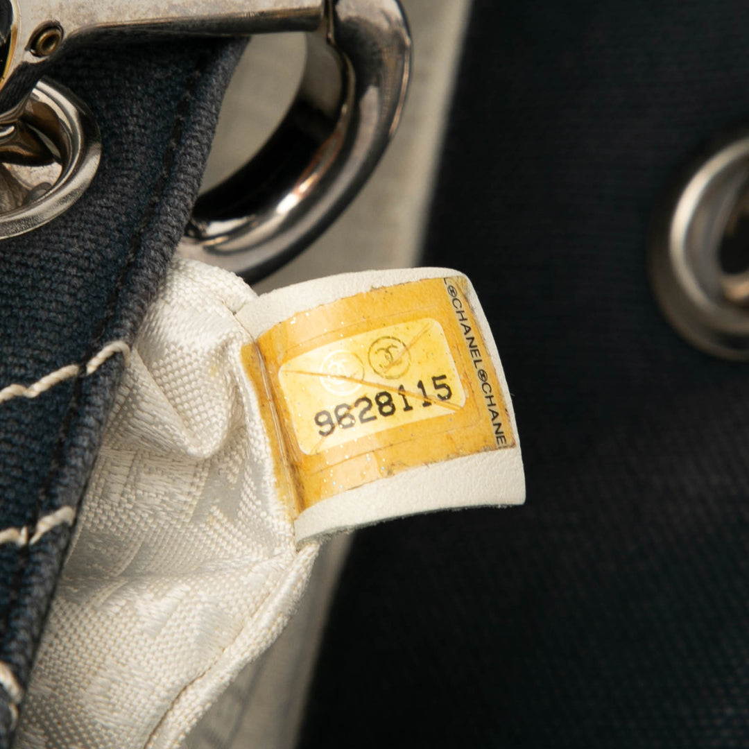 Chanel Cruise Line Medium CC No.5 Quilted Toile Cabas Bleu – GABY PARIS Authentique