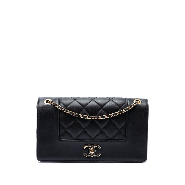 Chanel Mademoiselle à rabat Petit Cuir d'agneau Noir – vue principale – GABY PARIS