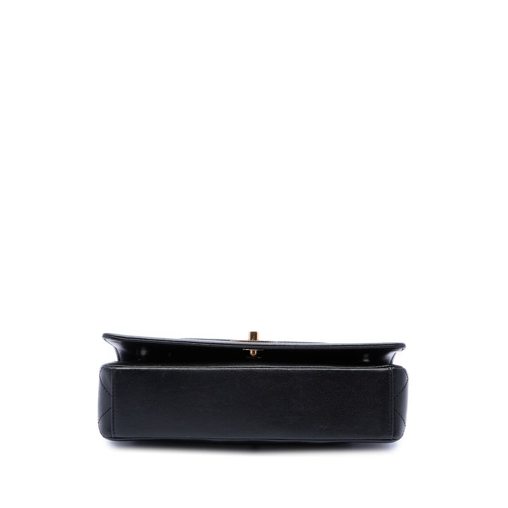 Chanel Mademoiselle à rabat Petit Cuir d'agneau Noir – vue 3 – GABY PARIS