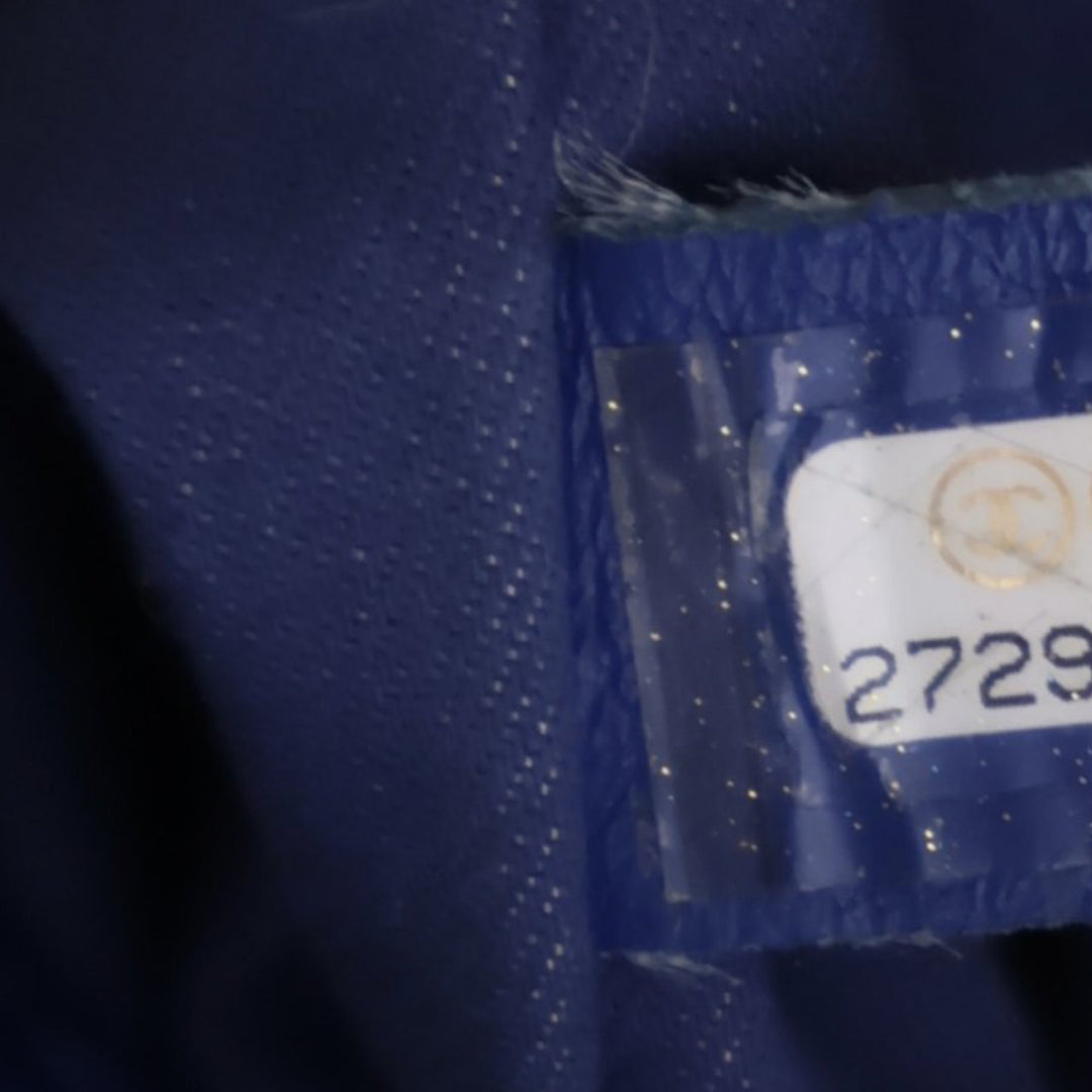 Chanel Mixed Fibers and Aged Cuir de veau Venise Biarritz Bucket Bag Blanc – GABY PARIS Authentique