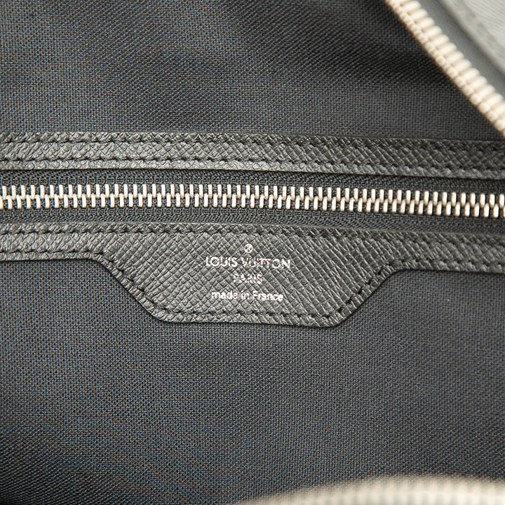 Louis Vuitton Sac de voyage Taiga Neo Kendall Gris – vue 5 – GABY PARIS