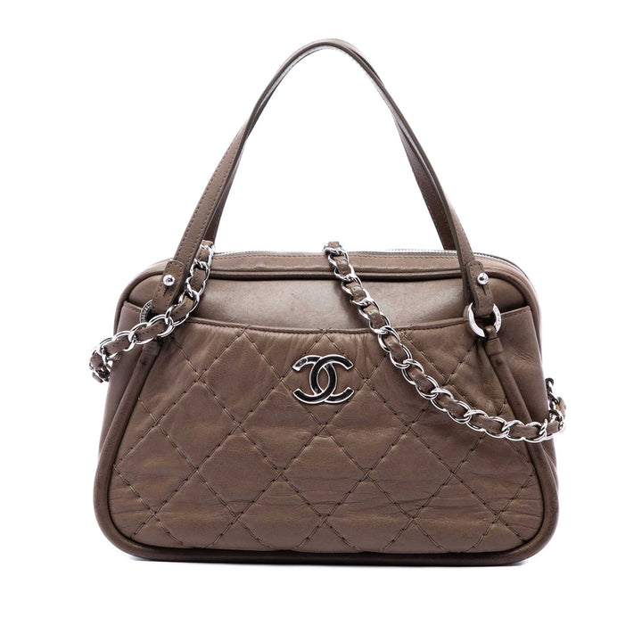 Chanel Matelassé Irisé Relax CC Sac Cuir de veau Marron – vue principale – GABY PARIS