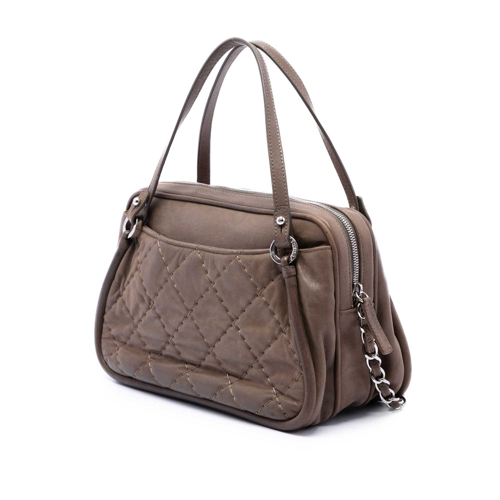 Chanel Matelassé Irisé Relax CC Sac Cuir de veau Marron – vue 2 – GABY PARIS