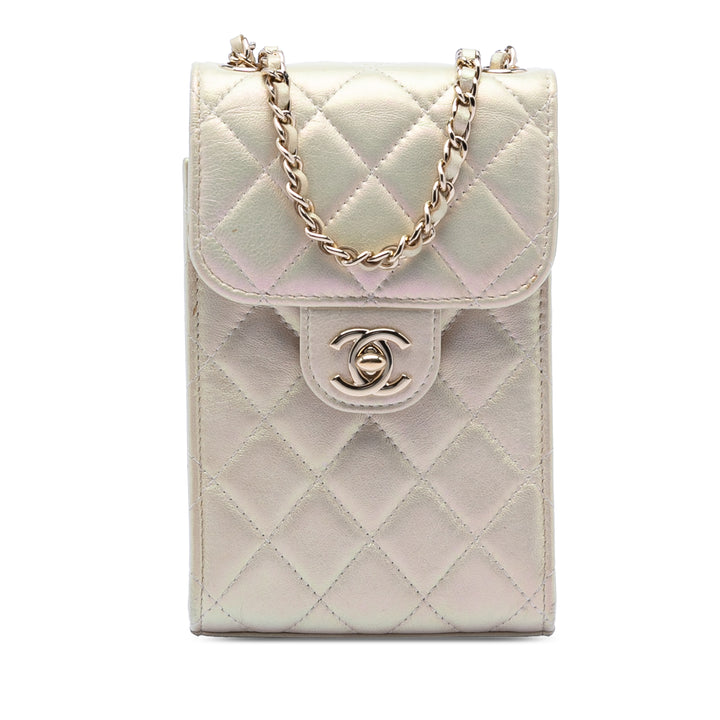 Chanel CC Matelassé Iridescent Cuir d’agneau Phone Holder avec chaîne