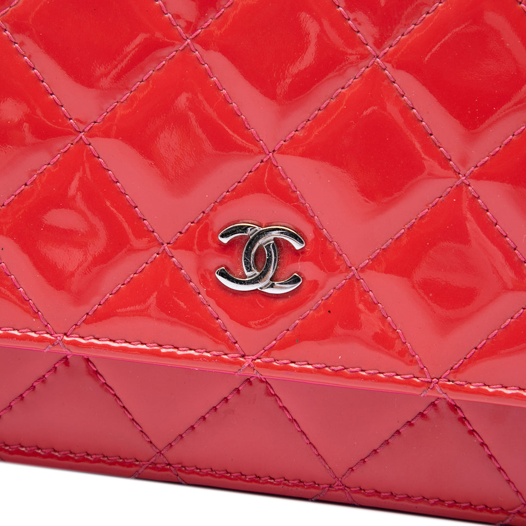 Chanel Bicolor Classic Cuir verni Wallet on Chain