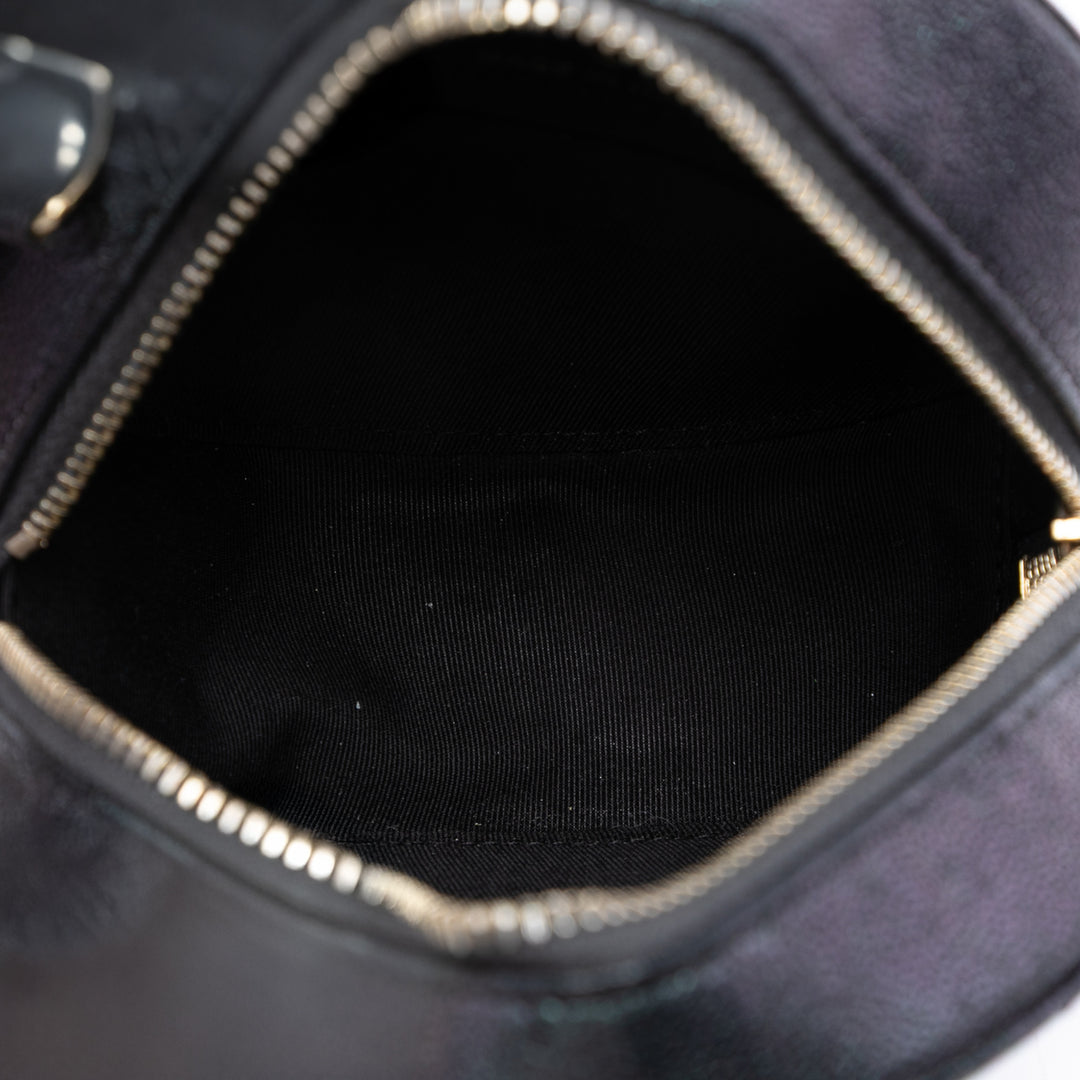Chanel CC Matelassé Irisé Rond Pochette avec chaîne Cuir caviar