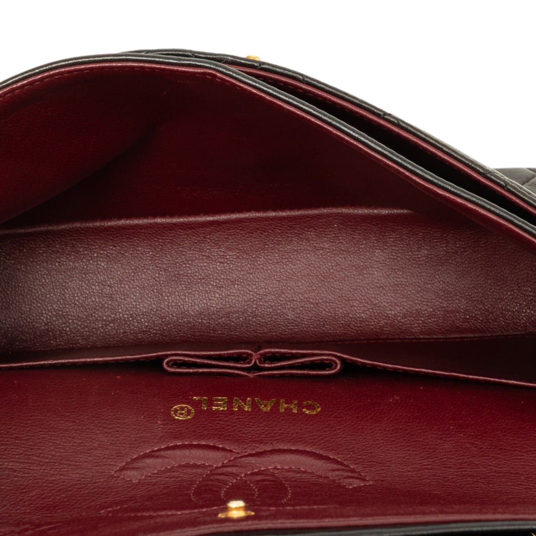 Chanel Sac porté épaule Classic Double rabat Petit Cuir d'agneau Noir – vue 4 – GABY PARIS