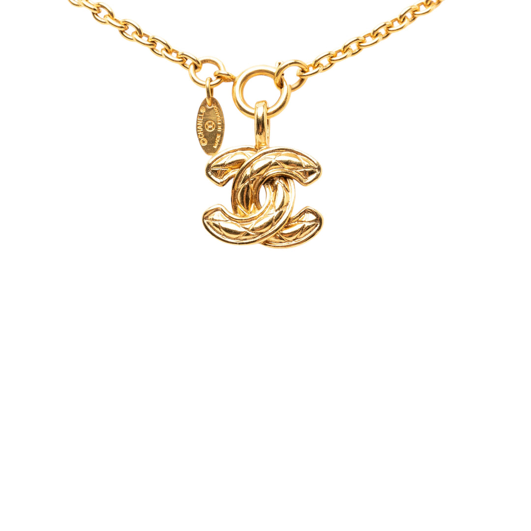 Chanel Collier CC Matelassé Pendant plaqué or – vue 2 – GABY PARIS