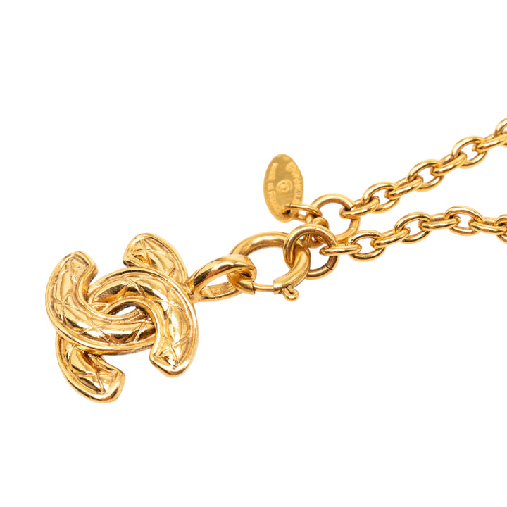 Chanel Collier CC Matelassé Pendant plaqué or – vue 4 – GABY PARIS