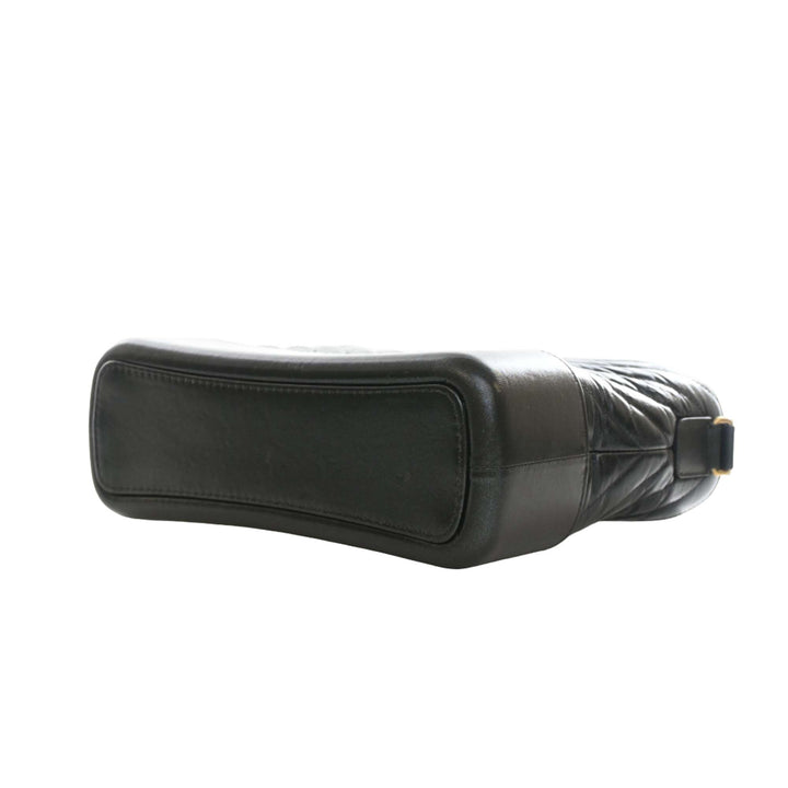 Chevron Irisé vieilli Gabrielle Sac Moyen Cuir de veau Noir
