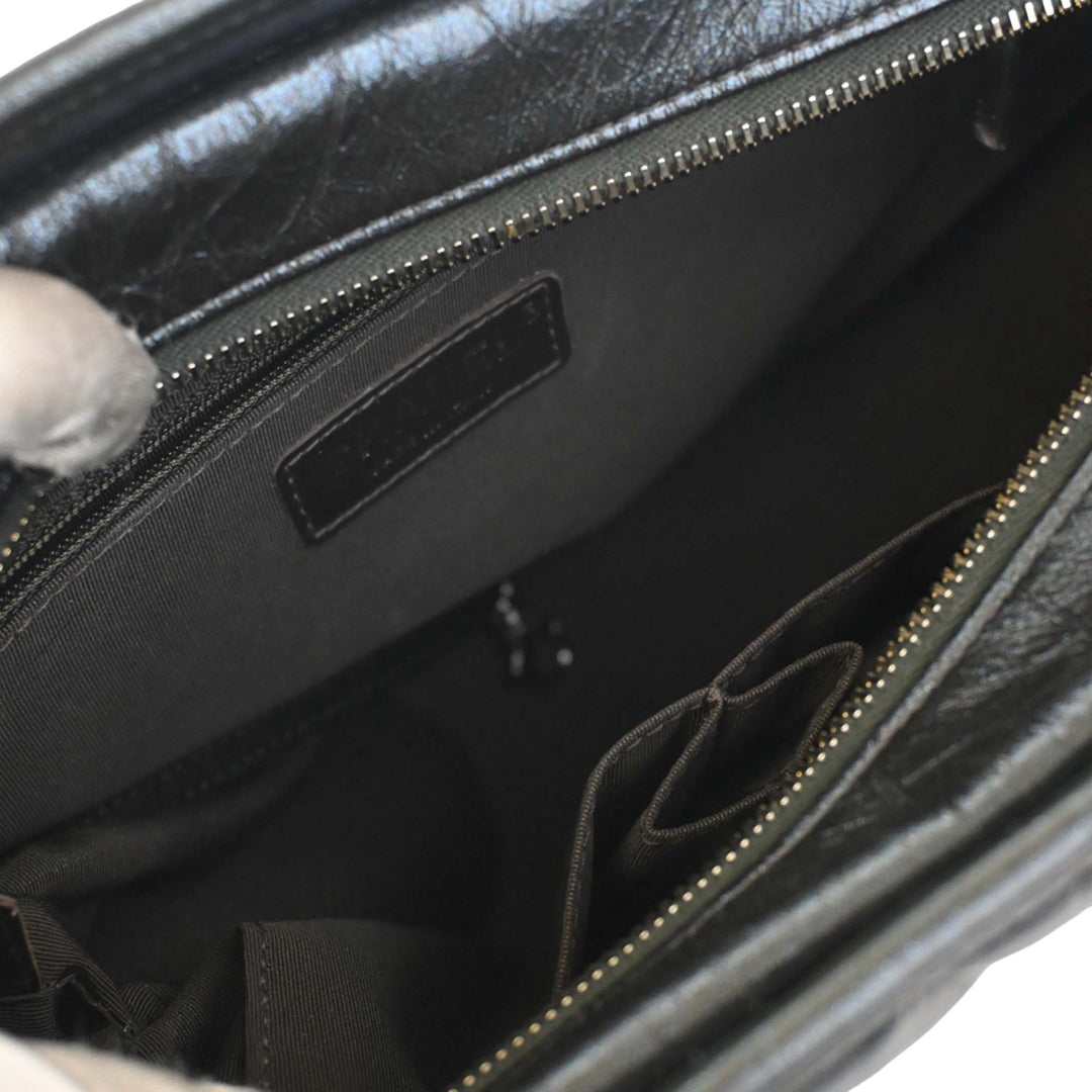 Chevron Irisé vieilli Gabrielle Sac Moyen Cuir de veau Noir
