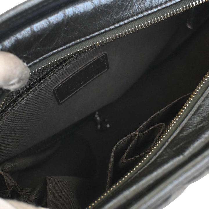 Chevron Irisé vieilli Gabrielle Sac Moyen Cuir de veau Noir