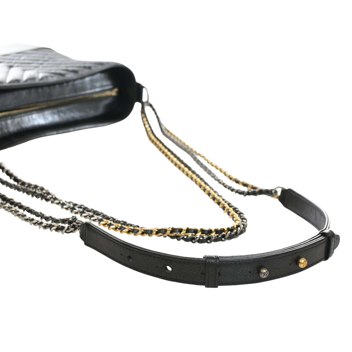 Chevron Irisé vieilli Gabrielle Sac Moyen Cuir de veau Noir