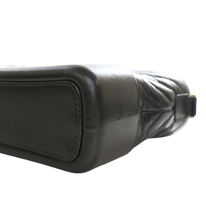 Chevron Irisé vieilli Gabrielle Sac Moyen Cuir de veau Noir