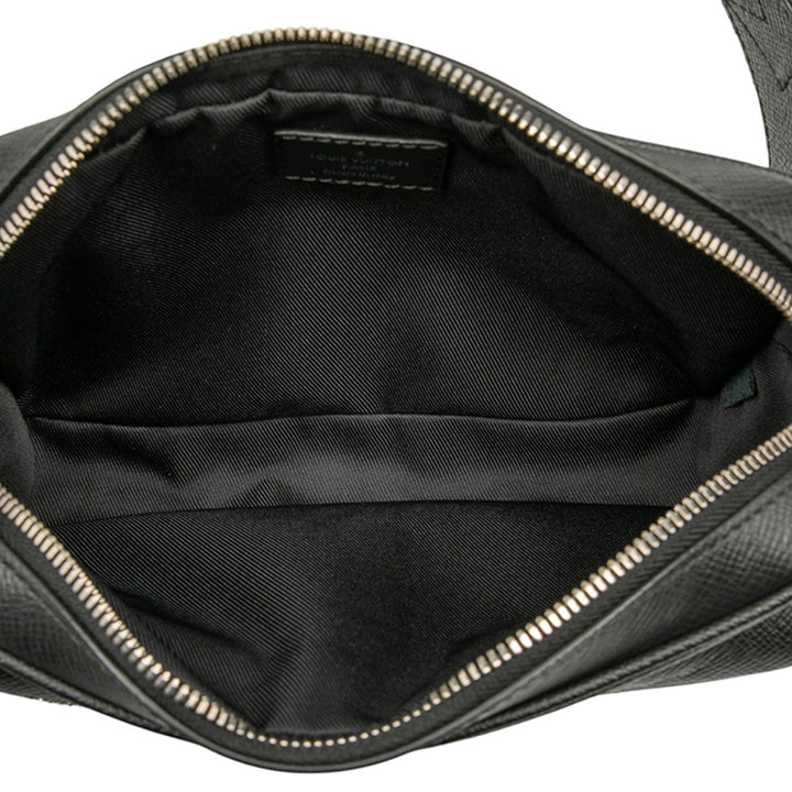 Louis Vuitton Monogram Taigarama Outdoor Bumbag Noir – GABY PARIS Authentique
