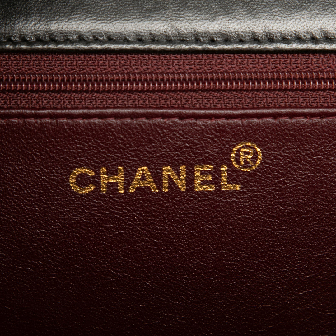 Chanel Sac porté épaule CC Matelassé Rabat simple Moyen Cuir d'agneau Noir – vue 5 – GABY PARIS