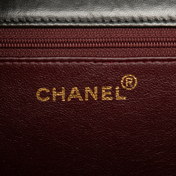 Chanel Sac porté épaule CC Matelassé Rabat simple Moyen Cuir d'agneau Noir – vue 5 – GABY PARIS