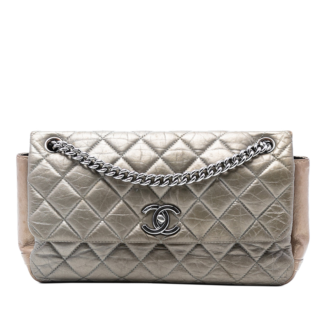 Chanel Small Bicolor Matelassé vieilli Cuir de veau Lady Perley à rabat