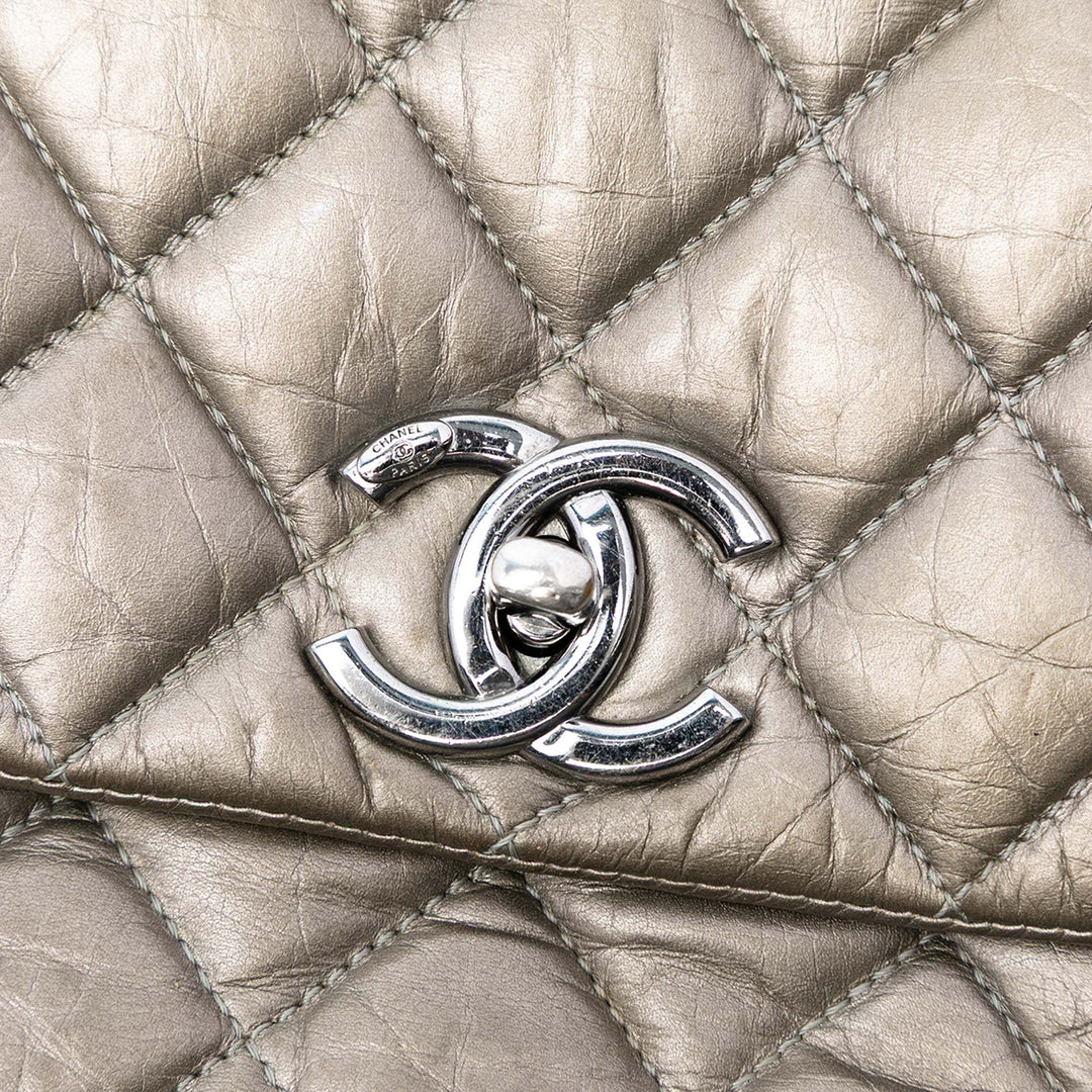Chanel Small Bicolor Matelassé vieilli Cuir de veau Lady Perley à rabat