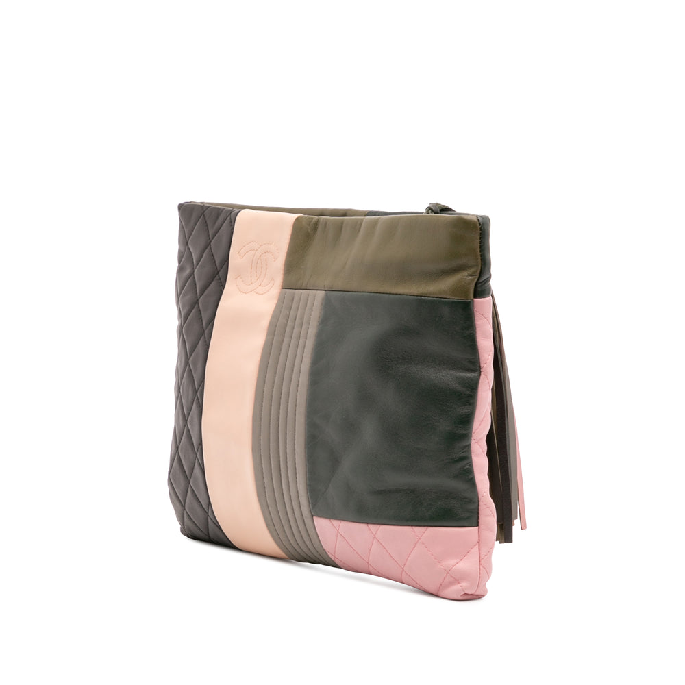 Chanel Large Cuir d’agneau Colorblock Patchwork O Case Vert – GABY PARIS Authentique