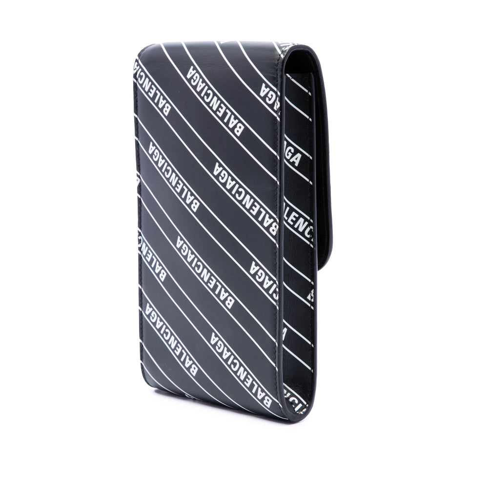 Balenciaga Étui téléphone Diagonal Allover Logo Imprimé B Cuir de veau Noir – vue 2 – GABY PARIS
