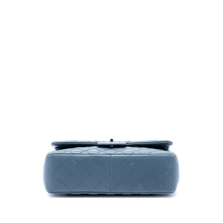 Chanel Sac porté épaule Classic Double rabat Jumbo Cuir d'agneau Bleu – vue 3 – GABY PARIS
