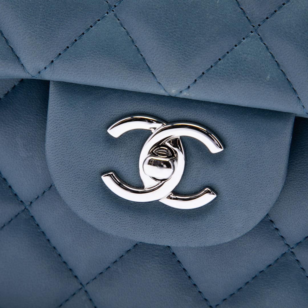 Chanel Sac porté épaule Classic Double rabat Jumbo Cuir d'agneau Bleu – vue 5 – GABY PARIS