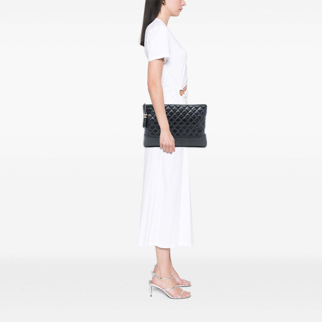 Chanel Large vieilli Cuir de veau Gabrielle O Étui Pochette